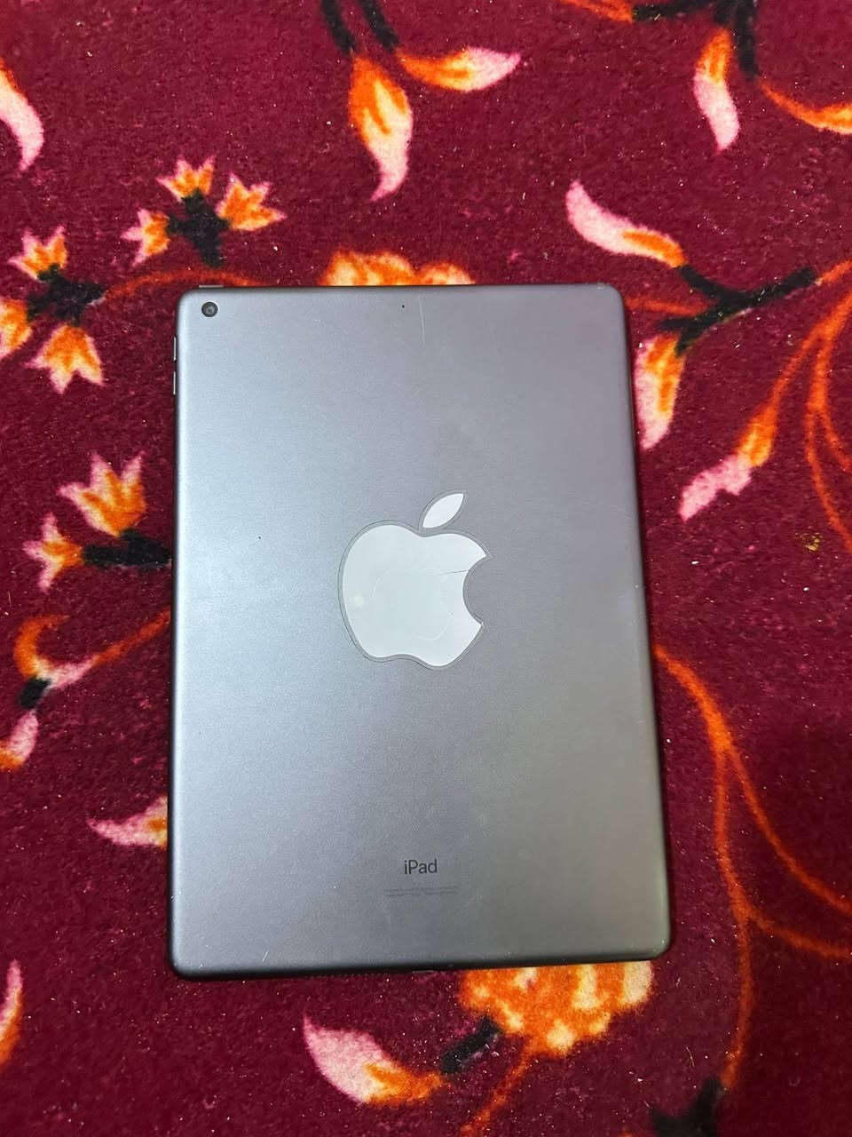 السلام عليكم ايباد 9 ذاكرة 64 للبيع الجهاز نظيف كلش كلشي ما مبدل بي لا بطارية ولا شاشة على وضع الشركة عدى الكسر الي بالصورة السادسة وطبعا ما مأثرة لا على الشاشة ولا على اللمس + موجودة الكارتونة والشاحنه 
السعر 250 وبي مجال


**إذا كنت صاحب هذا الإعلان وتريد حذفه لأي سبب، رجاءا أرسل رسالة إلى الدعم الفني**