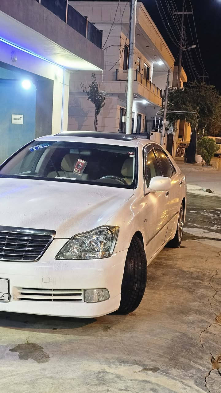 ماشەڵا لەماڵی هەموولایەک 
شاهینە2005 بڕاوە بچووک بەبچووک ئاڵتونی بازاڕ 
دودوگمە سڵاید 
کامل سپۆڕت کراوە
ڕەقەم یەک پاکەتی 
کامل مەسرەف 
88km
نرخ..56گەڵاو مەجالێکی برایانە 
***********
