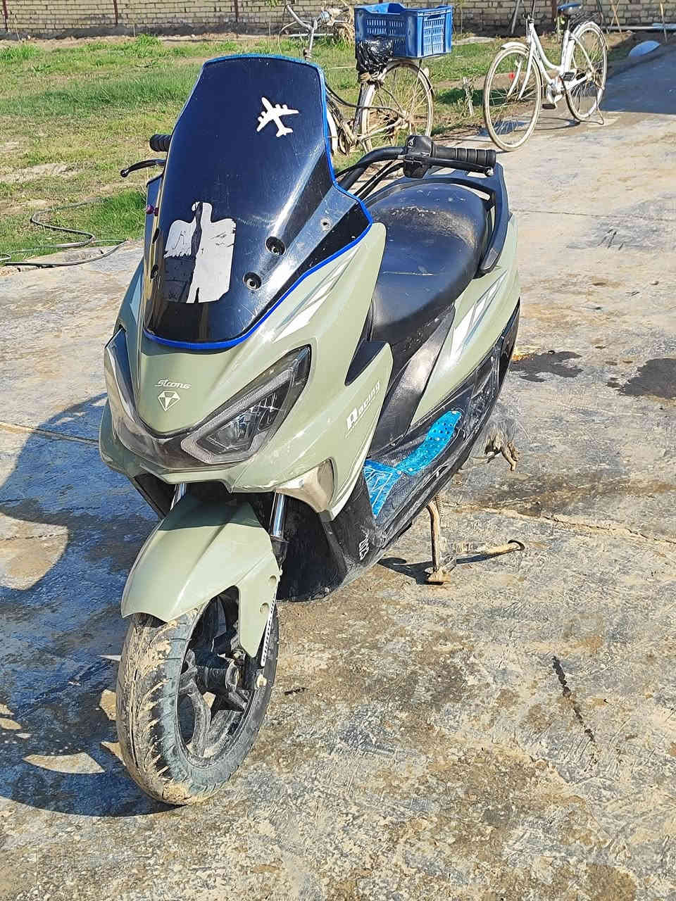 للبيع دراجه 2023 جاهزه سلف هندر كهربائيات باتري جديد كلشي شغال تايرات جدد  لايت زنون بيع مستعجل 285
***********. بابل الحمزة الغربي
