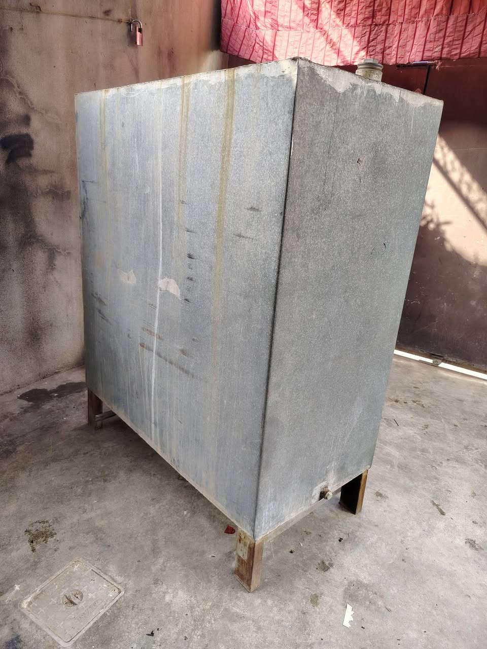 متاح تانكي نفط بليت درجه اولى اي عيب ما بي سعره 60وبي مجال الشراي يخابر *********** أو يدخل خاص ♥️
