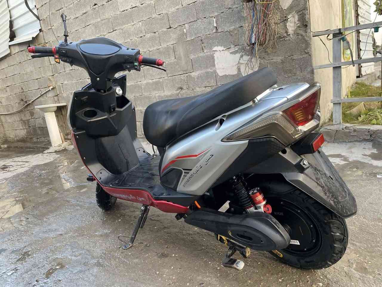 السلام عليكم سكنس الدشحن البيع السعر ٧٠٠وبيها مجال الشراي 2024وصل معرض موجود العقد بكاني بياع شهداء رقم الهاتف *********** اي نقص مابيها
