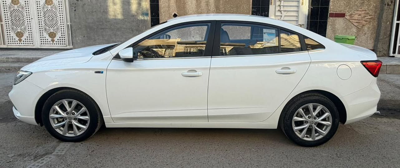 سلام عليكم للبيع MG5 موديل 2024 رقم بغداد باسمي تحويل ثاني يوم 
سياره ماشيه 41 الف حقيقي 
سياره مواصفات فول عدل الفتحه تحكمات بصمه LED محركها 1500. مكاني بغداد البياع تقاطع درويش
سعرها 110 بيها مجال ترايها زيرو امانه الله ملاحضه سياره بيها بارد بجاملغ الامامي كد شبر وجاملغ خلفي 3 اصابع***********
