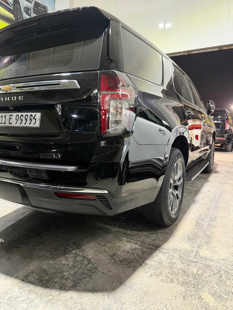 إتاهو 2022 بمحرك 5.3 V8 ومع بانوراما.     السعر ٤٣٠ ـ

المواصفات 

* محرك 5.3 لتر V8
* قوة 355 حصان
* عزم 383 رطل-قدم
* قير أوتوماتيك 10 سرعات
* دفع خلفي أو دبل (حسب النسخة)
* فتحة سقف بانوراما كهربائية مزدوجة
* شاشة 10.2 إنج
* عدادات رقمية 12 إنج
* نظام Apple CarPlay وAndroid Auto
* كاميرا 360 درجة (بعض الفئات العليا)
* رادار ومثبت سرعة ذكي
* تبريد وتسخين للمقاعد الأمامية
* نظام صوت Bose
* جنوط 22 إنج في بعض التجهيزات العالية 

رقم تليفون 
***********
*********** بغداد, العراق
