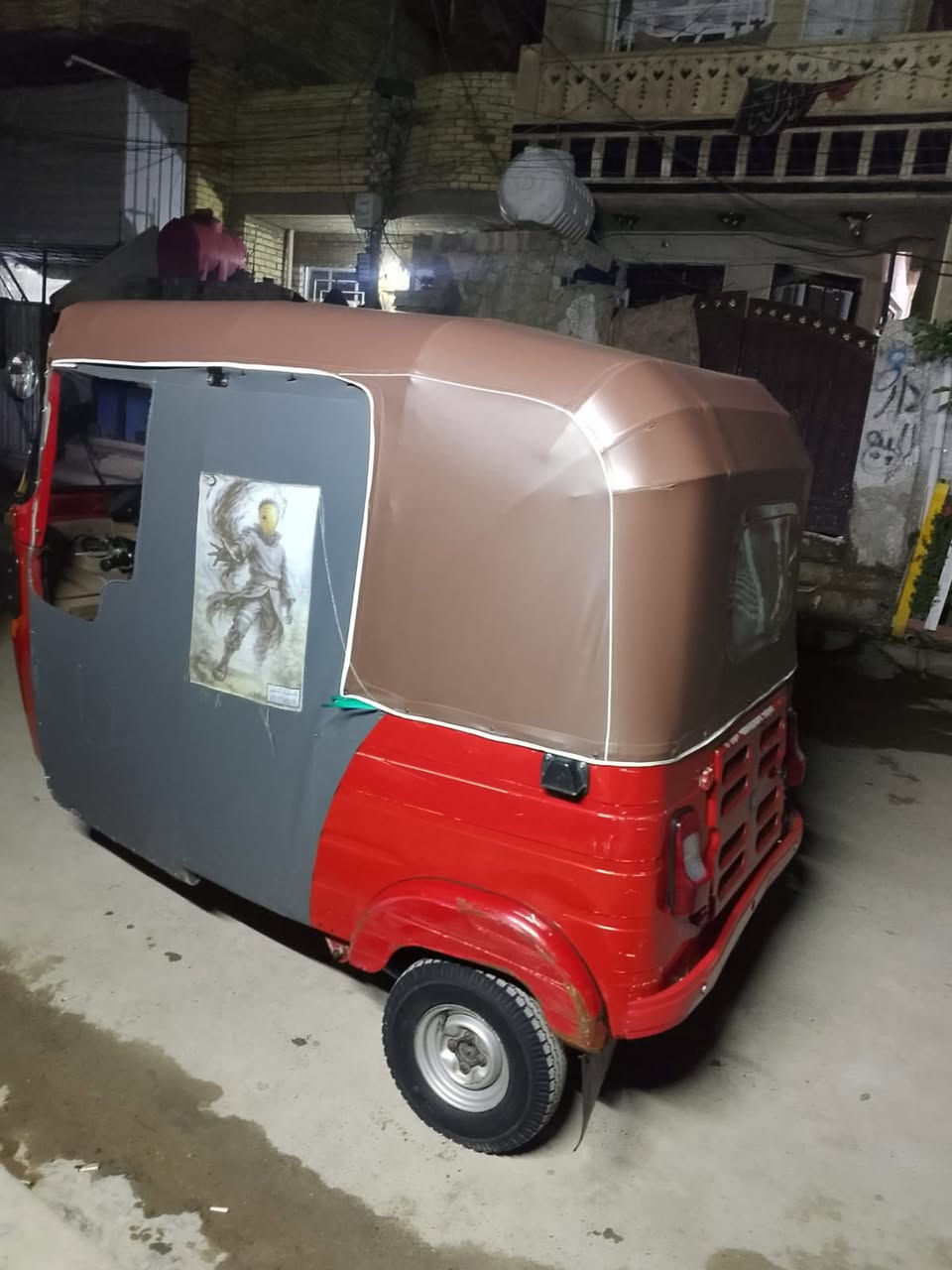 السلام عليكم 
موديل 20 رقم وسنويه بسمي
تحويل ثاني يوم 
كشر كفاله عامه حته الدوس ابلاديه التكتك كلهه ابلاديه 
بيهه بدايت بكن 
مكان بغداد الشعب 
السعر 7 وبيه مجال قليل 
الاتصال ***********
