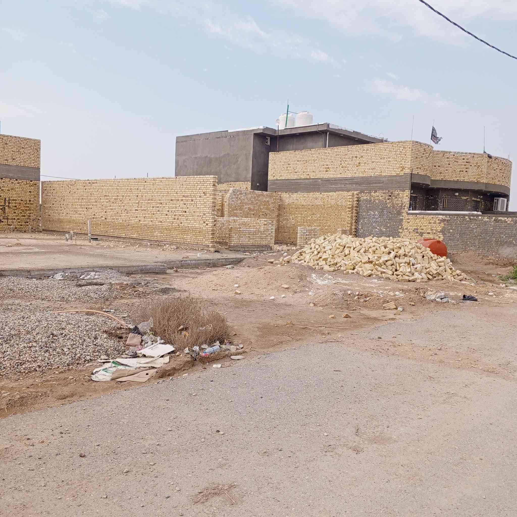 سلام عليكم
قطعه ارض مساحه 250 متر ب مجمع الطلقاني. كامله رفت وتاسيس مجاري  .. وباقي التفاصيل. اتصل ودلل ***********
