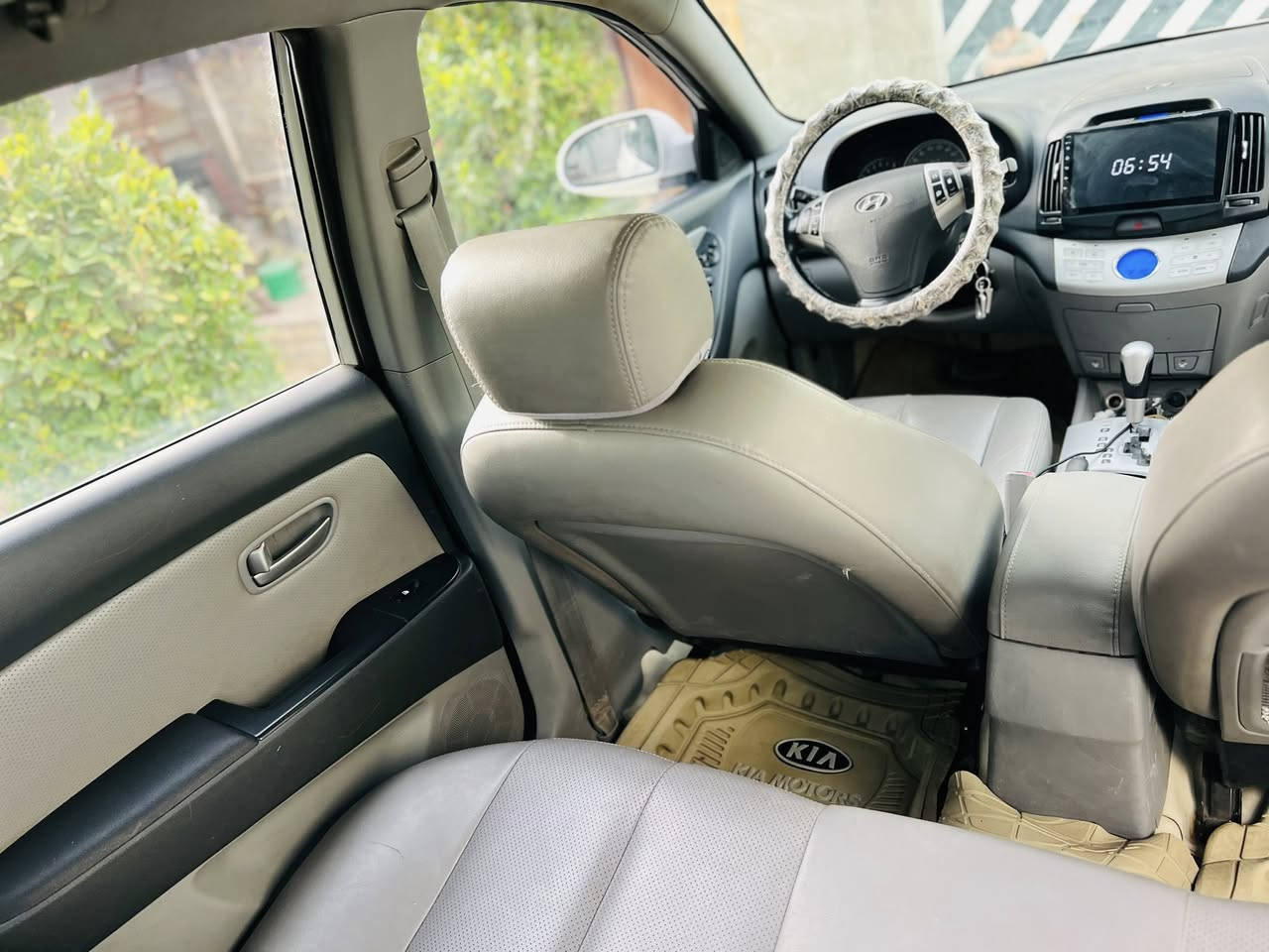 اللنترا ١٠ خليجي صبغ عام جاهزه رقم انبار بسمي سنويه ٢٠٢٨
 كير ومحرك وكهربائيات وحداديه وتبريد كفاله 
*********** السعر 87 وبيه مجال حك الجيه
