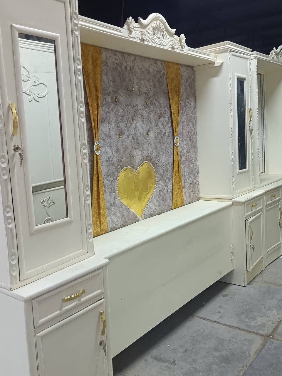 يا الله سلام عليكم
غرفه عراقيه البيع داخل وخارج صاج صبغ ابيض حراري ام سته 

شعدك البيع دز خاص 

***********  وتساب
