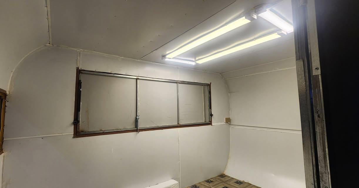 كرفان مطعم متنقل للبيع 
جديد غير مستخدم 
طول 3.25cm
عرض مترين 
ارتفاع مترين 
مكان الكرفان بغداد حي الجهاد 
السعر ١٥ ورقة #الشعب_الصيني_ماله_حل #trendingreels #trending


**إذا كنت صاحب هذا الإعلان وتريد حذفه لأي سبب، رجاءا أرسل رسالة إلى الدعم الفني**