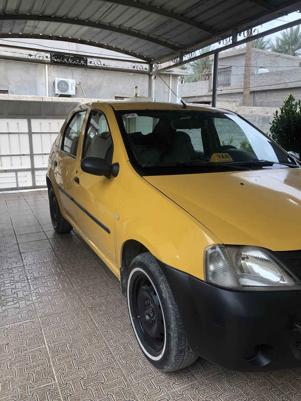 السلام عليكم 
رينو لوكان موديل 2009 رقم بغداد الجديد بأسمي سيارة خير من الله بالحقيقة احلى من الصور تخم تيرات جديد ودوشمة جديدة وصدر جديد  هزة جديدة ومصفرة هيئة وغرامات سيارة جاهزة كبل للشارع . السعر 37 وبيها مجال بسيط 

العنوان
ديالى شهربان 
***********
