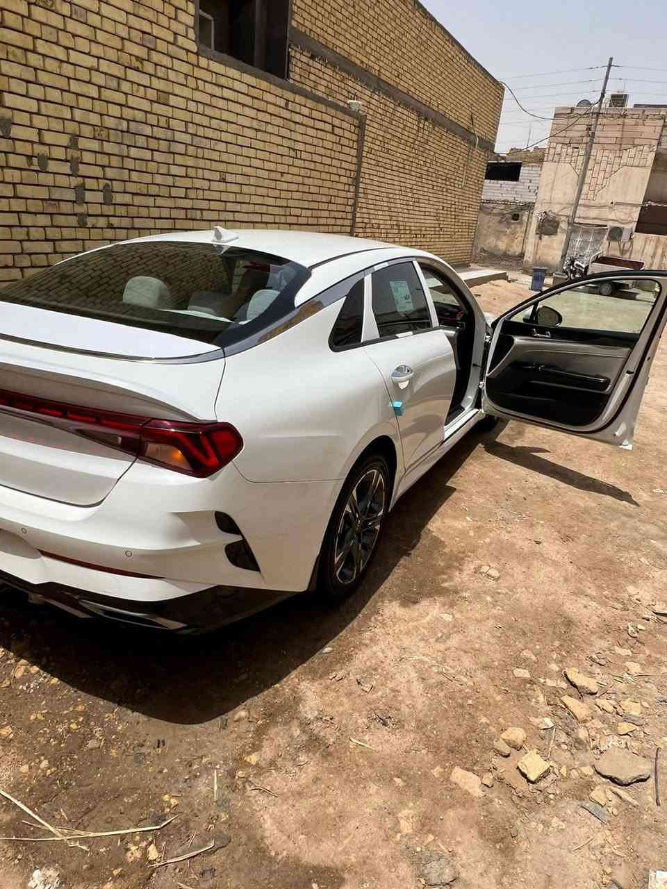 السلام عليكم
للبيع 2021كيا K5  خليجي كفاله عامه من ضربه وصبغ وتبديل وبارد رقم بغداد بأسمي محرك 2000دوش سياره فول مواصفات عده البنرامه بصمه تشغيل بصمه أبواب  صندوق بصمه شاشه ابل كار بلي كامره اربع وضعيات قياده مود درايف ماوس تحكم ستيرن جهتين شفتات  حساسات خلفيه اماميه لد امامي خلفي تبريد قطعتين +تحكم التبريد لمس  بردات خلفيه بلاد ماشيه 63 سياره جاهزه للاخير مكان السياره ناصريه مركز ***********
***********
