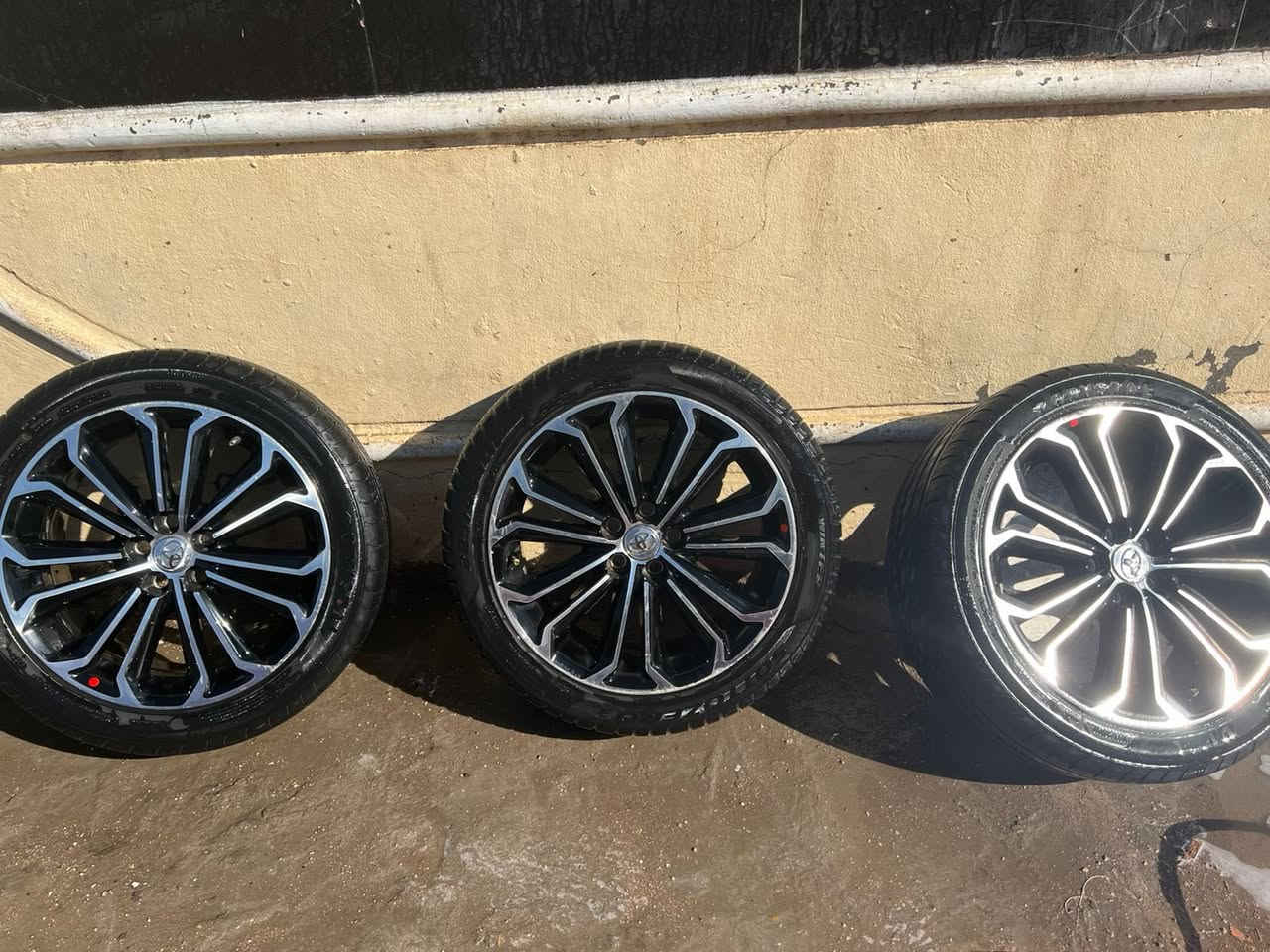 السلام عليكم
ويل كروم حجم 17 مع التاير
السعر 325
***********
