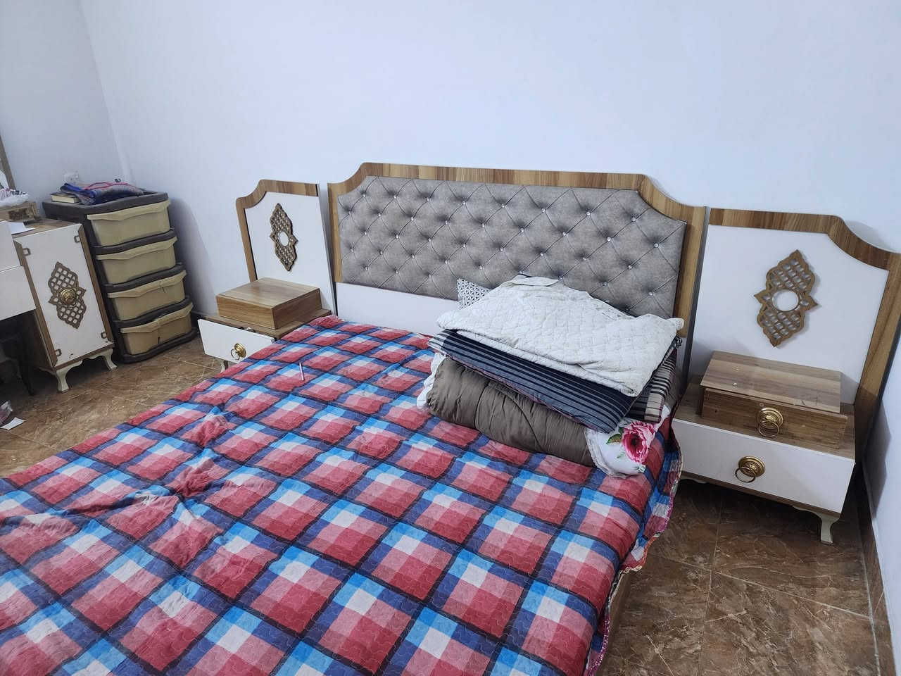 اسلام عليكم للبيع السعر ٥٠٠ او بيهه مجال بغداد زعفرانيه ***********
