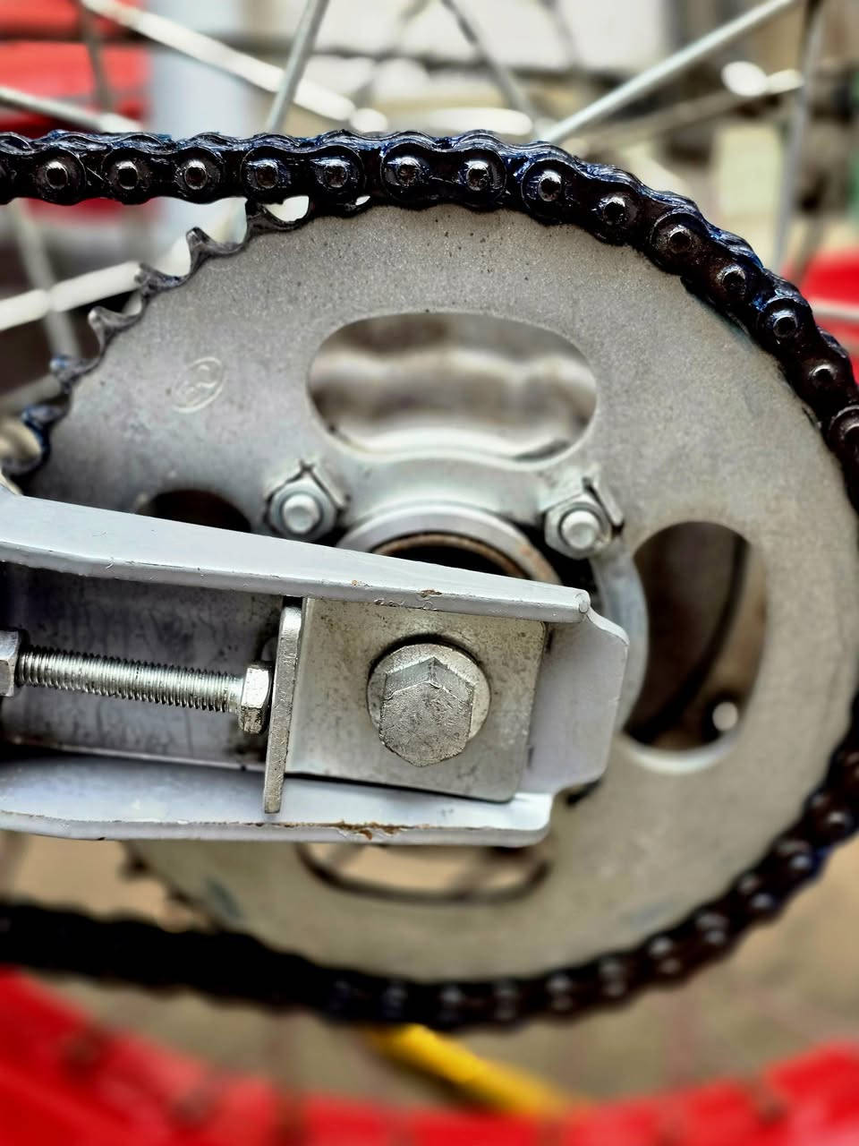 السلام عليكم قفاز لونسن موديل 2025
دراجة مكفولة كفالة عامة مابيه اي نقص 
مكينة مكفولة من كل شيء دهن امزويل كل 15 يوم ابدله
دراجة بحالة الوكالة  
مكاني بغداد البياع
📍سبب البياع متوازي ع فلوس سعر مناسب تواصل خاص
***********
