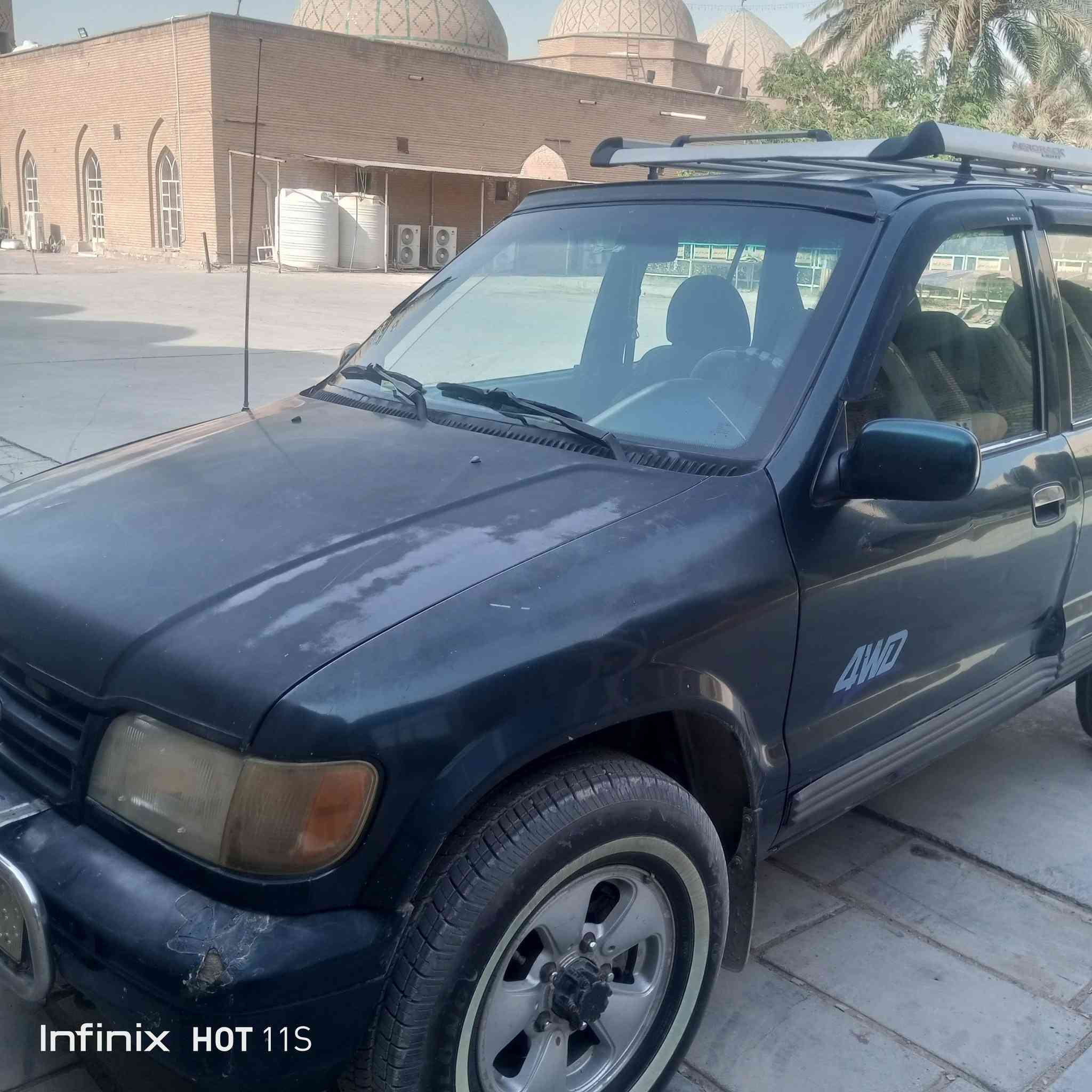 سبورتج موديل 94 سيارة بيها خيط بخار كشر بلادي حلو داخل نظيف 38 وبيها مجال رقم بغداد العنوان قرب شقق ***********بسمايه
