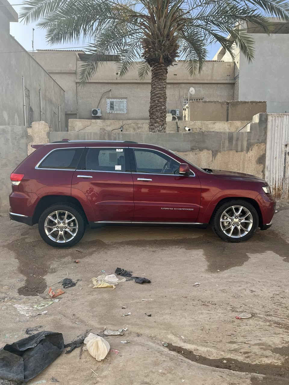 جيب شاروكي موديل 2014 مكينه ثمانيه سلندر فئه سومنت خليجيه وكاله هارلم كفاله عامه بيه ملاحظات بسيطه بيع او مراوس سعر 195 مجال قليل ***********
