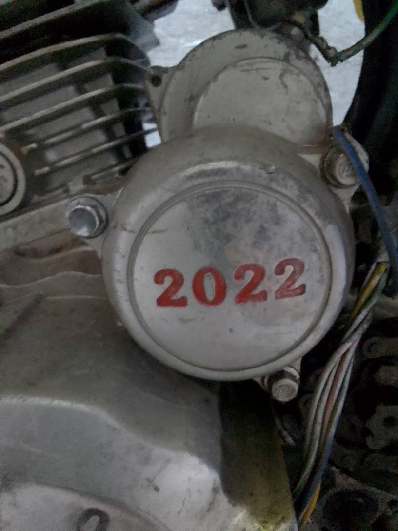 السلام عليكم دراجه يراني 5كير 2022اوراك موجوده 
الدراجه بيهة عطل او بل محرك ياما عاوج ولف او كايمه يعني ابيعهة طافيه السعر 300وبيهة مجال للطيبين مكاني بغداد***********
