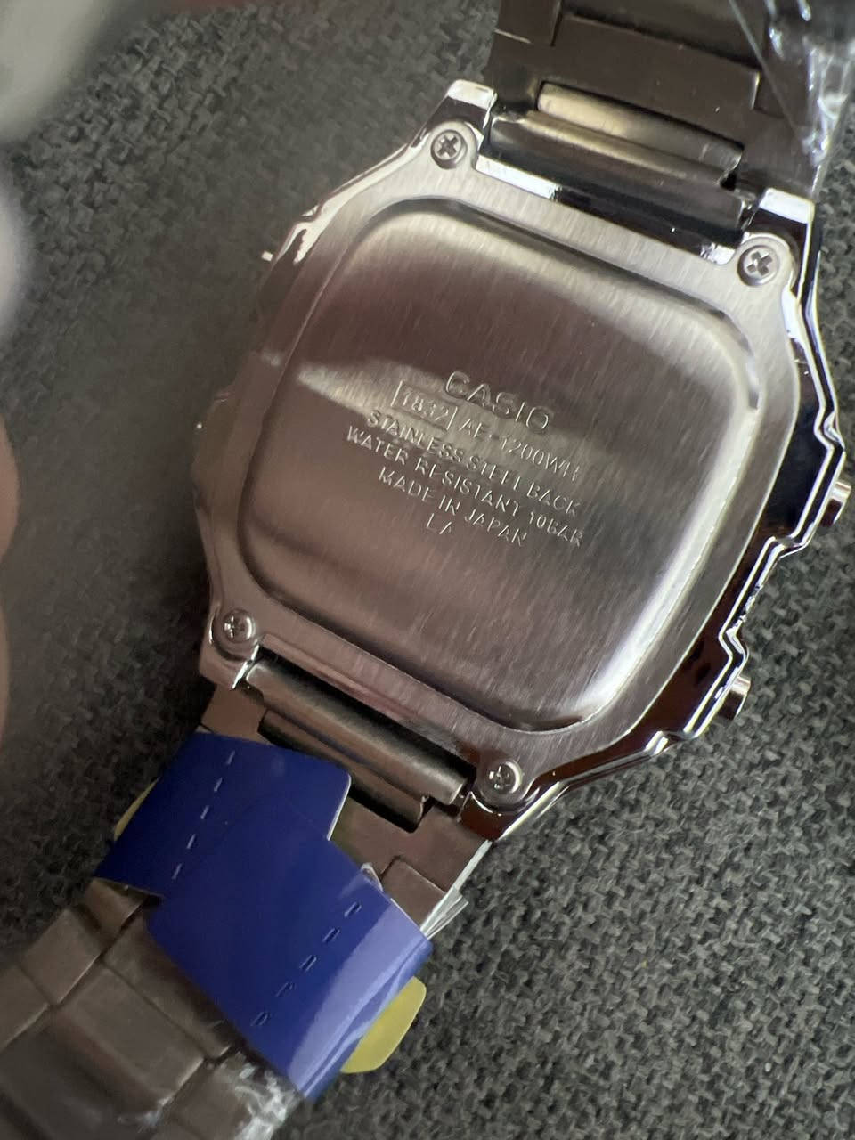 Casio World Time) بلونها الفضي (الاستيل) المميز، متوفرة الآن بكامل أناقتها مع علبتها الفخمة والتاغ الخاص بها 🎁.
 المميزات: شاشة رقمية متكاملة، توقيت عالمي مع خريطة، منبه، إضاءة ليلية، ومقاومة ممتازة للماء.


**إذا كنت صاحب هذا الإعلان وتريد حذفه لأي سبب، رجاءا أرسل رسالة إلى الدعم الفني**
