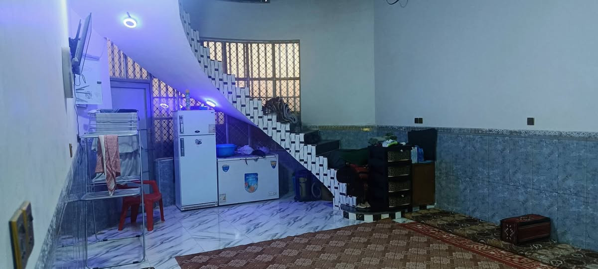 بيت 200مترطابوزراعي 25بناء جناي درجه اولى صب فوك جوطابوك غرفتين صاله 7/5ستقبال8/4كراج شارع رئيسي 10مترالحولي عمود17مقابيل مجمع البوابه 100مترعن الشارع الحولي قريب سوق الجمعه قريب عن الامام علي مرقم مشمول بالتطويب السعر65م الرقم ***********
