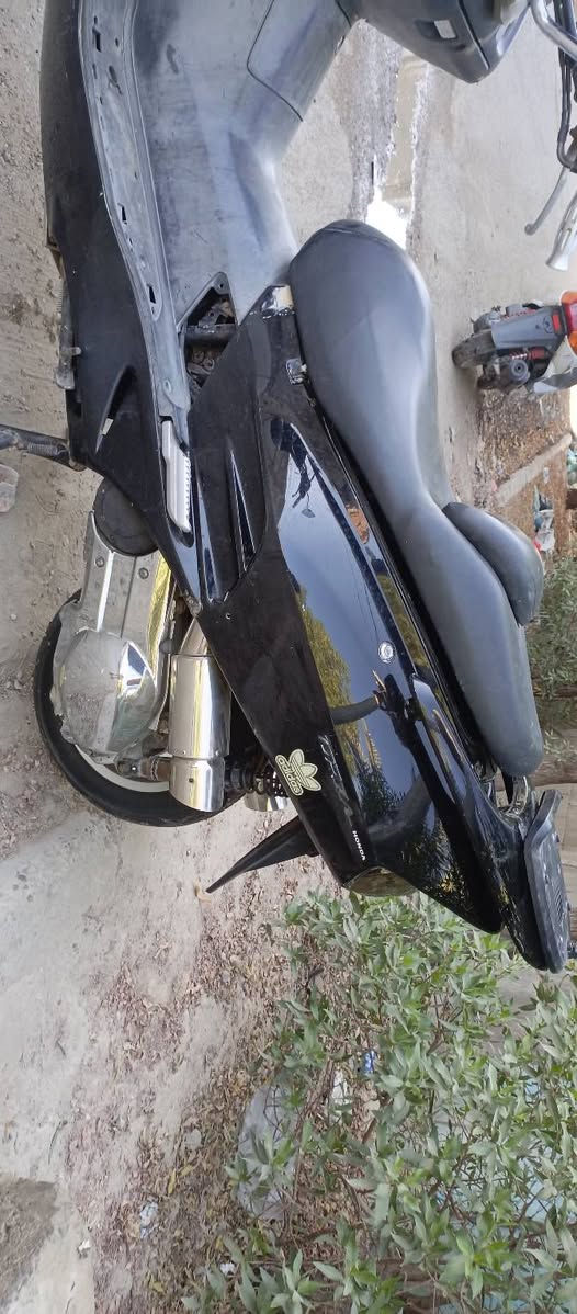السلام عليكم فورزه سويج للبيع شغاله محرك نظيف والباقي كدامكم سعره ٤٥٠ مكاني بغداد الشعب ***********
