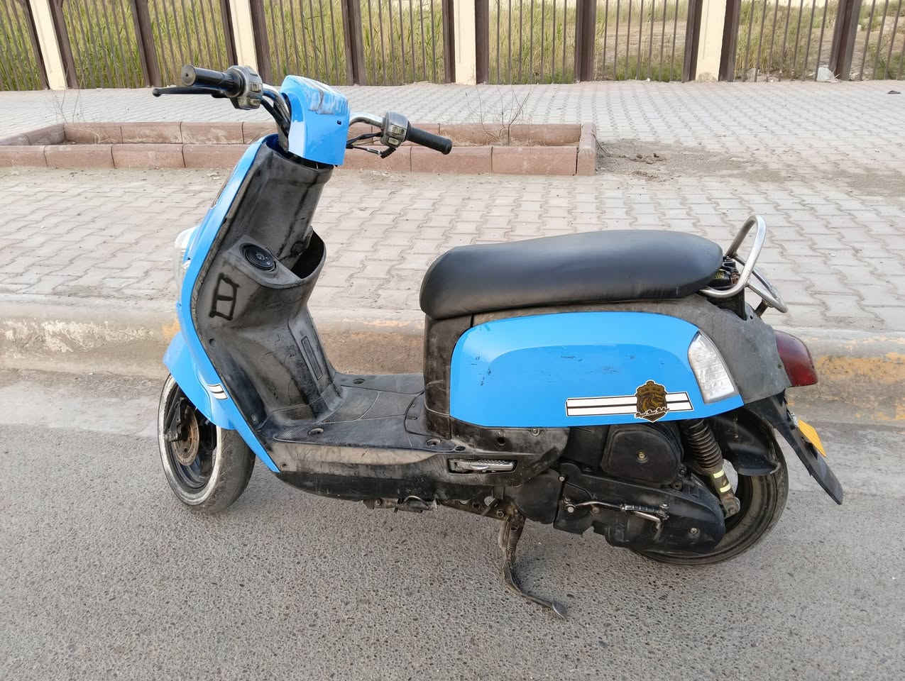 السلام عليكم
ماكس بوليس سرعة 120 ياباني 
محرك ناعم اخرس 
نگرة سلف 
شلعة بطناش معدل يخبل 
كهربائياتها شغالة 

للبيع بلاااش بـ 325 وبيها مجال قليل للشراي 

***********
