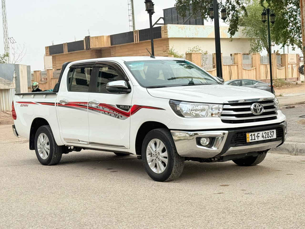 سلام عليكم للبيع تايوتا هايلوكس موديل  2025 السعر 288 اوتماتيك ماشيه 30 شركة ساز فول موصفات شاحن لاسلكي قطعتين تبريد مكفوله كفاله عامه رقم بغداد بسمي ***********
