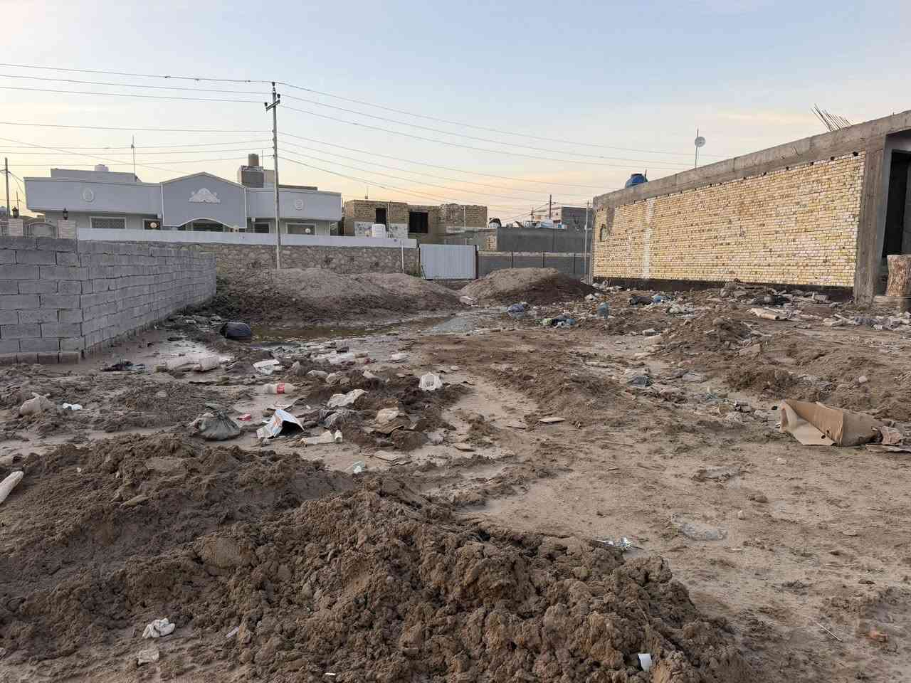 عرصه للبيع ٣٠٠متر موقع مميز سند ٢٥مداوربسم المشتري حي الجامعه بدايت  شارع مجمع حيدر ابن حجي هندي تبعد عن فاكت الجامعه ١٥٠متر على شارعين للستفسار تعال خاص اواتصل ***********واتساب
