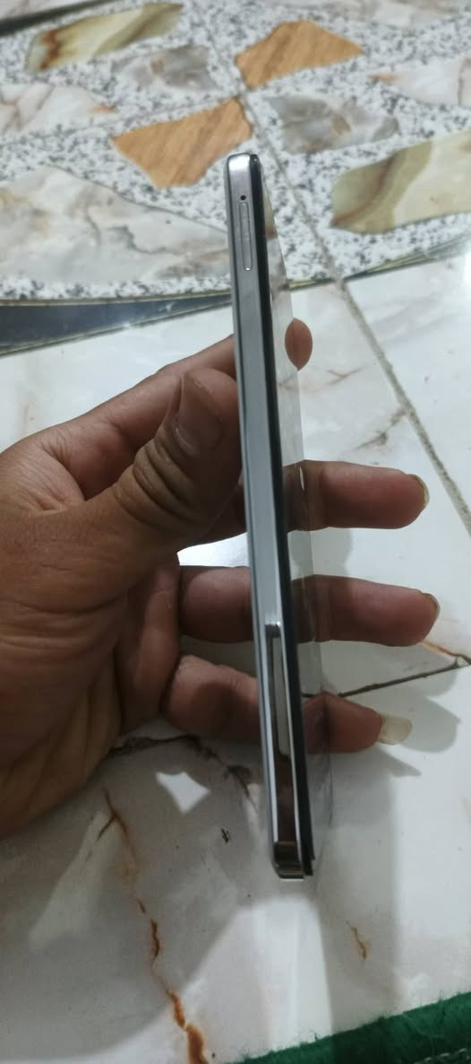موبايل نظيف درجه اولى وكاله شركه وصل ضمان عندي سنه كامله بضمان استخدام فقط اسبوع واحد اسم Y29 المكان كربلاء قرب سيطره الابراهيميه سعر الجهاز 350 في مجال قليل كامل ملحقات كرتون شاحنه هيدفون ***********
