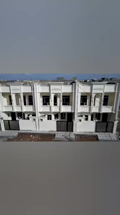 للبيع 3 دور تونات مساحه كل دار 100 متر واجهة 7لاربع 
الديوم منطقة التوحيد شارع 10 📍 
كل دار يحتوي على 3 نوم صاله واستقبال ومطبخ ومجموعه صحيات السعر الدار الواحد 92 مليون مع المجال
*********** مكتب الامين للعقار ✅
