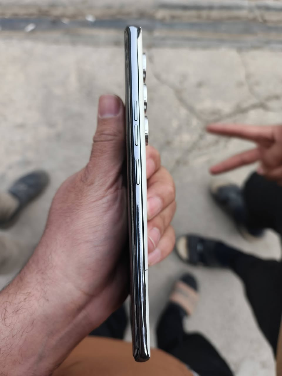 سلام عليكم مكلف بالنشر الرقم ***********
للبيع تكنو كمون 40 برو 5G نظيف 144 فريم الشاشة ببجي 90 فريم  الجهاز بعده على ضمان الشركة السعر 325 وبيها مجال للطيبن 
كركوك حي الواسطي
