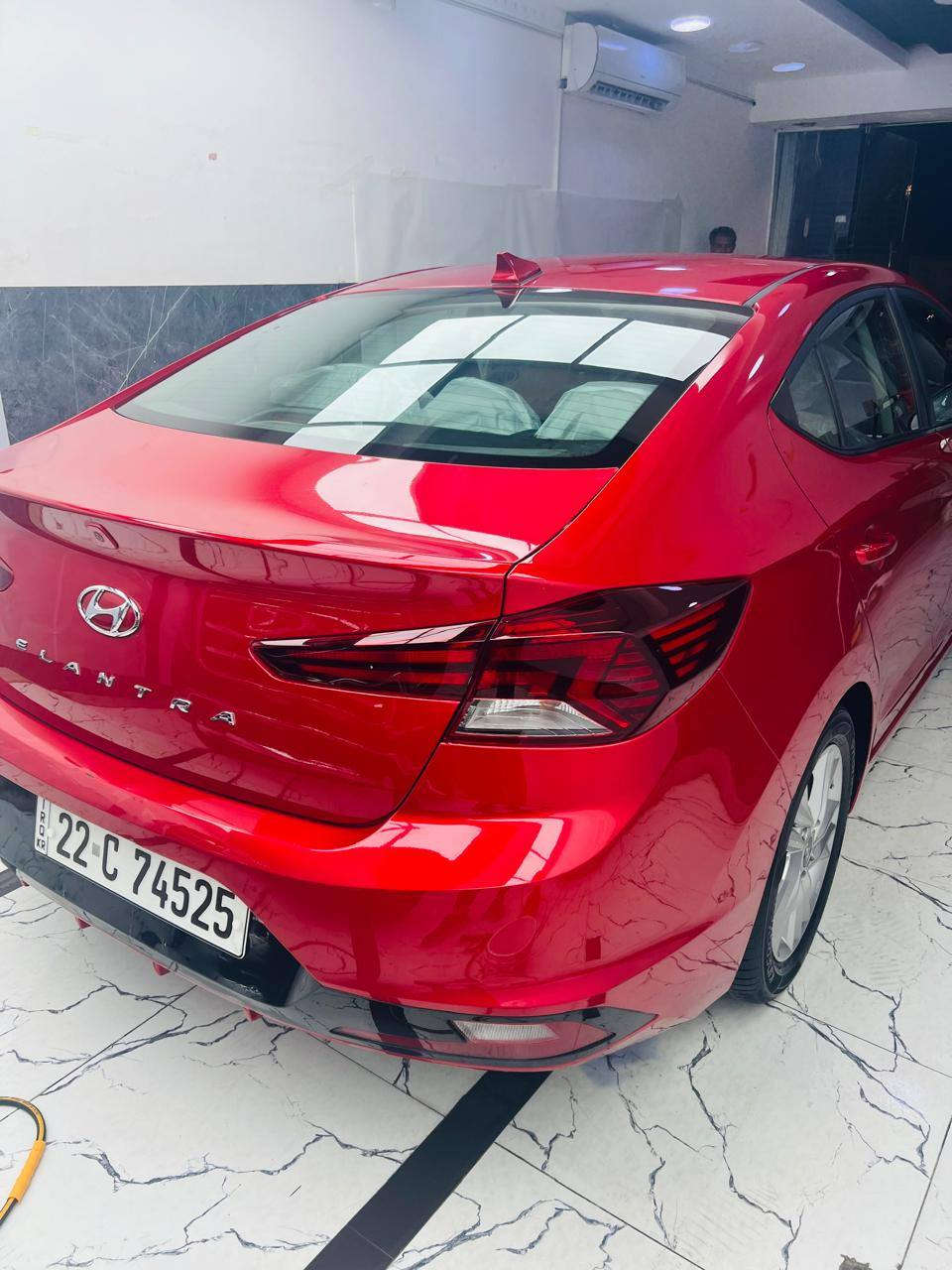 سلام عليكم النتره موديل 2020 لسعر ١٣٥ بكاني بغداد سيره مكفواله من الفتح ي شي ما مفتوح بيه بس ربع لبنيد مصبوغ بكانه مصلح وبدون يرباكو بدون دواخل يمك لسنور وبسمي السياره و بنفس ليوم روح وياك حول رقم الهاتف *********** تصال فقط
