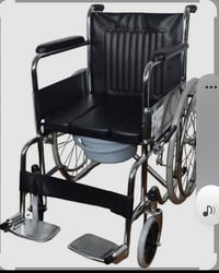 كرسي  حمام متحرك جديد مامستعمل للتواصل 07813967933