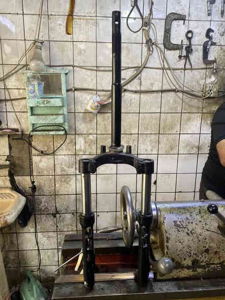 تعديل جميع انواع ماشات دراجات الشحن وبانزين وجميع انواع دبلات. الكفاح بغداد ***********ليث🔥🔥
