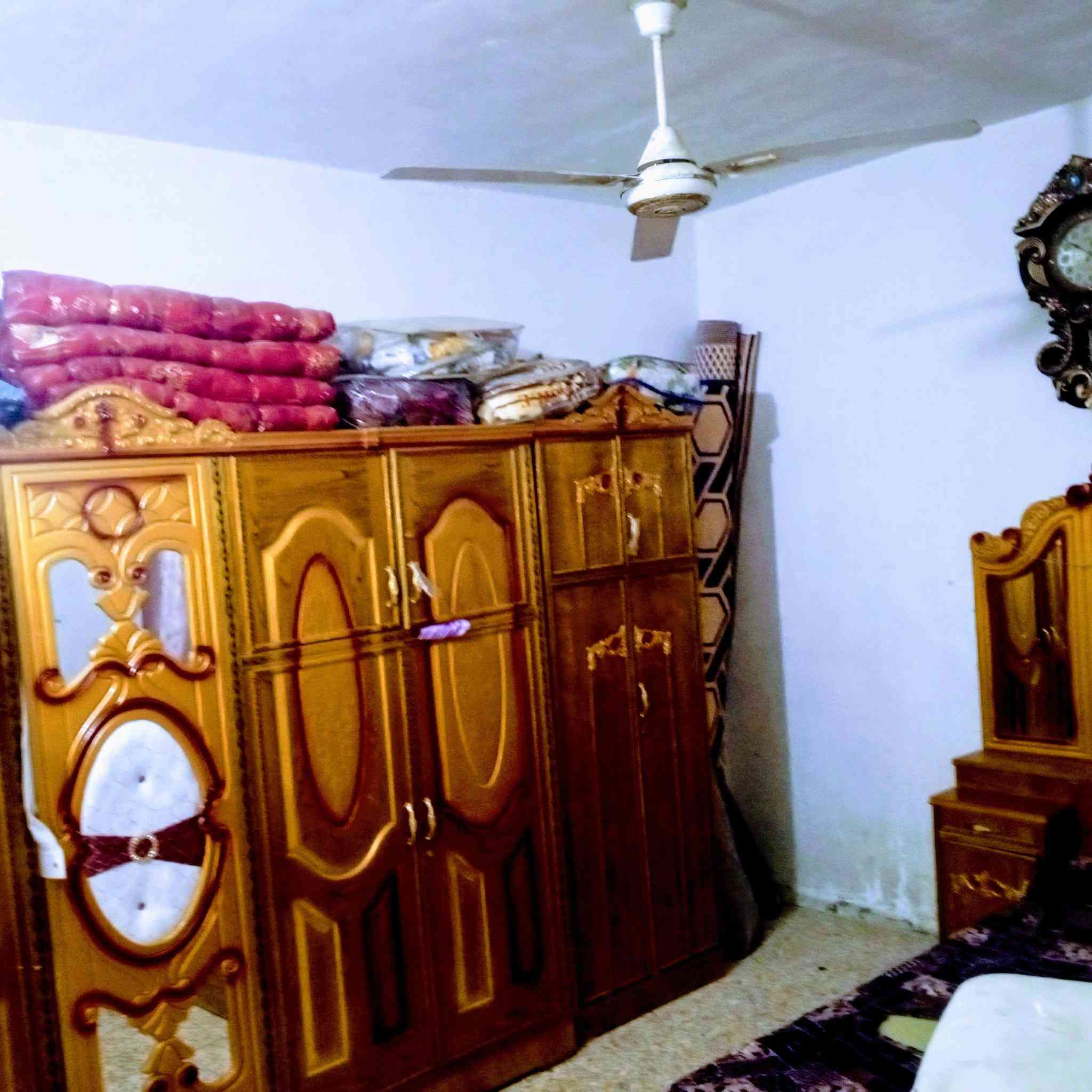 بيت للبيع مساحه 150البنيان الي بي غرفتين وصاله ومطبخ واستقبال وصحيات البيت خير من  الله بنيان جديد الموقع حي زهراء بشارع الصدر مجاري مي خطين ونشا الله اكو خبر تبليط اي ستفسار اتصال عله رقم ***********سعر مناسب جدان
