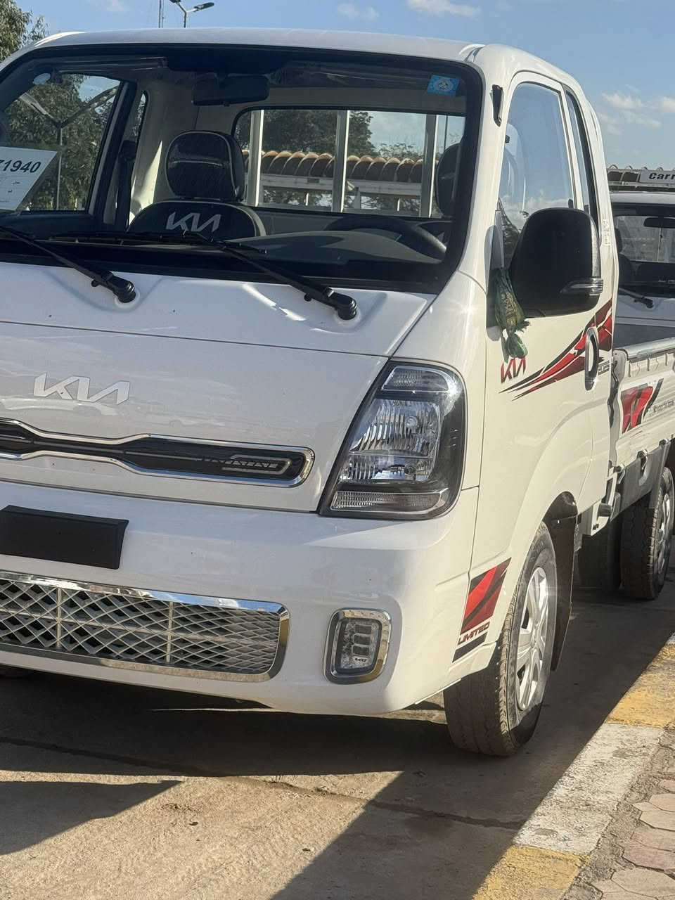 موديل 25 ماشيه 10 الالف كفاله عامه بس مقدار شبر بارد بالصفاحيه وما معدل موجود نفسه لان ما مبين مدوشمه ومطشته 
معروضه ب 168


**إذا كنت صاحب هذا الإعلان وتريد حذفه لأي سبب، رجاءا أرسل رسالة إلى الدعم الفني**