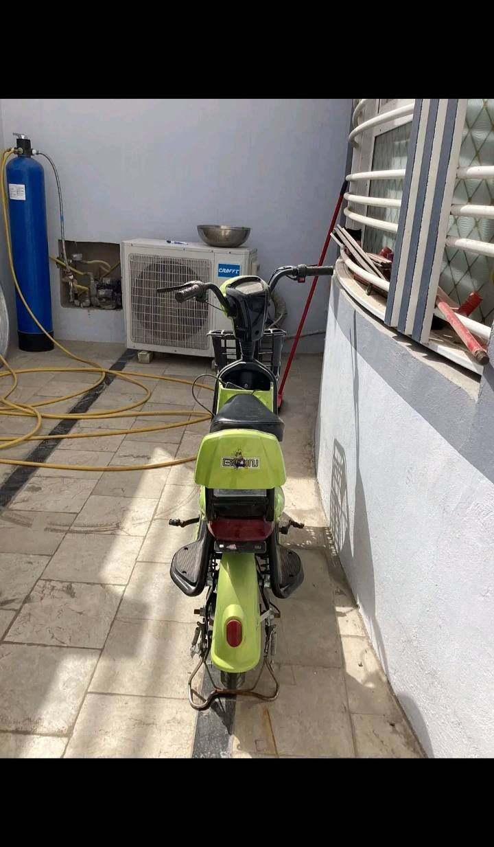 سلام عليكم
دراجة للبيع في نجف الاشرف 
دراجة نضيفة بيها عطل بصيط جدنا 
الشراي يدخلي على واتساب ***********
