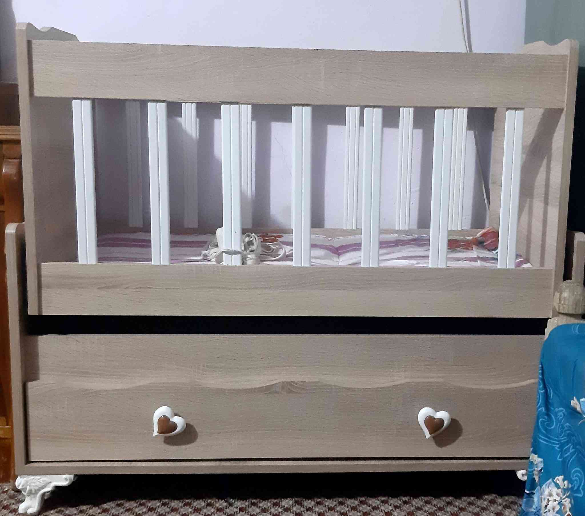 السلام عليكم جربايه طفل السعر ٢٥+كاروك طفل كلش جديد السعر ٥٠ بعقوبة البلدة رقم ***********
