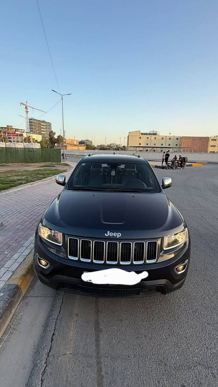 السلام عليكم جيب لاريدو 2014 بأسمي
مواصفات عاديه حادثها موضح كدامك بالسونار تخم تاير حدايه منضومة بانزين دوشمه جديده فوك الاصليه لون احمر واسود منضومة زنون السياره جاهزه ربع متصرف عليها السعر 187
للاستفسار ***********
