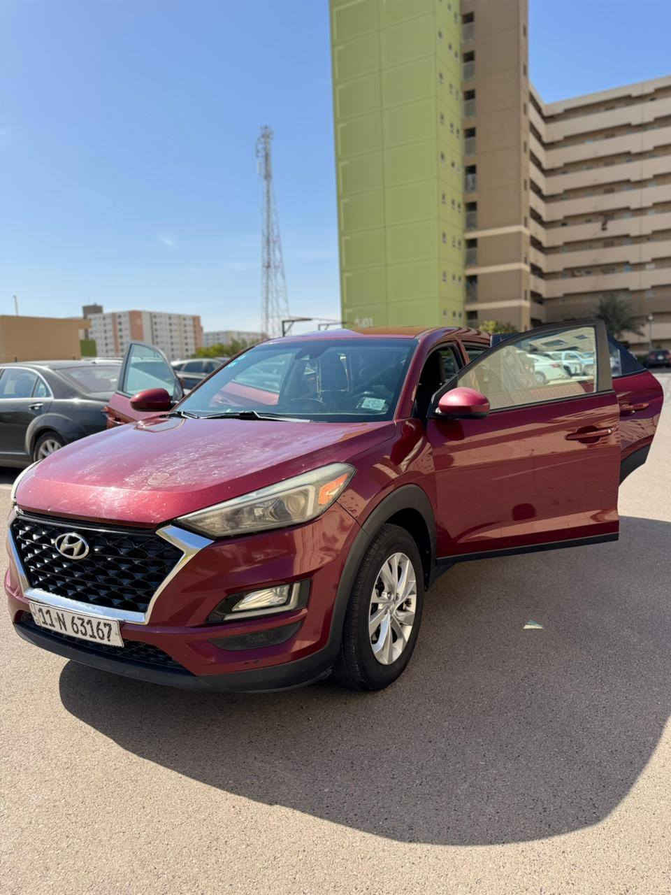 السلام عليكم توسان ٢٠١٩ وارد امريكي حادثها جاملغ او بنيد بدون دواخل نص فول محرك ٢٠٠٠ بأسمي شرط تحويل ثاني يوم هزه جديده مكفوله كير او محرك ماشيه ٩٠ السعر ١٦٠ بيها مجال مكاني بغداد بسماية سونار ضمن الصور الاتصال *********** طبعا السياره جدا نظيفه مال جناي ممتعوبه ومعتني بيها
