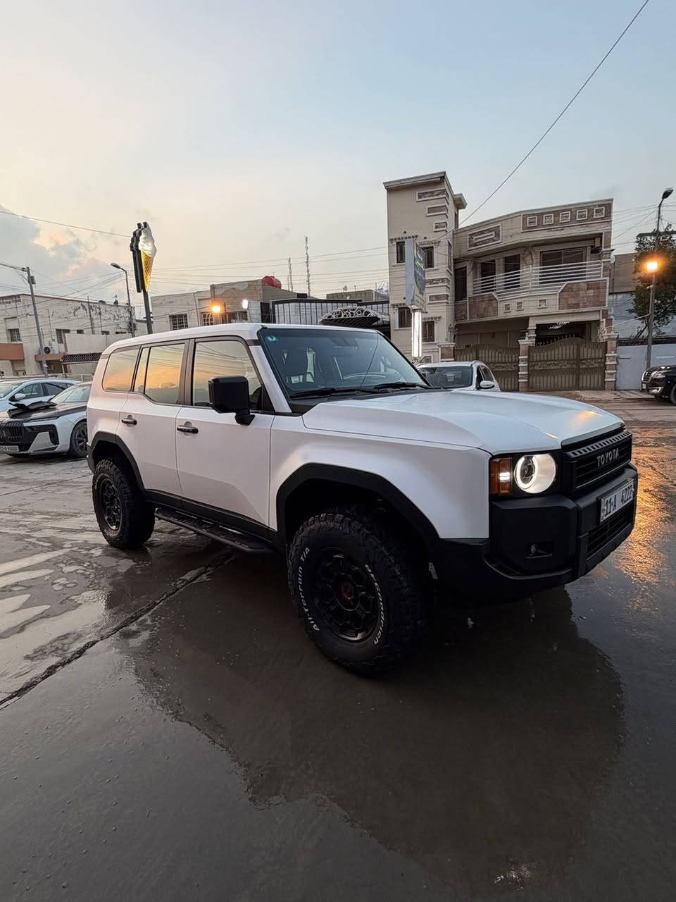 السلام عليكم للبيع فقط
برادو ساز ٢٠٢٤ 
خليجي مكفوله 
مواصفات عاديه فارغه 
رقم بغداد مميز بسمي 
مغلقه بي بي اف طافي 
ماشيه ٢٧ الف كيلو 
السياره مصروف عليها وجديده بمعنى كلمة 
السعر ٤٦٠٠٠$ 
العنوان . بغداد . زيونة 
***********
