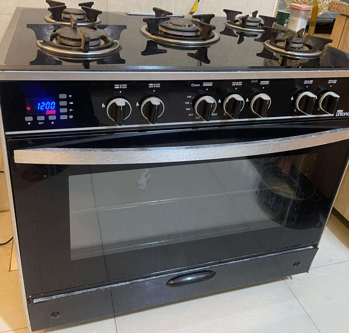 طباخ ايطالي بلازما. 90*60
زجاج 3 طبقات بخاصية الانعكاس الحراري 
ضد الكسر والحرارة العاليه 
نضام تشغيل المصباح والشوايه والاختيارات عن طريق المس  استخدام قليل ب250 الف ماخذته ب650 الف سبب البيع مكاني صغير


**إذا كنت صاحب هذا الإعلان وتريد حذفه لأي سبب، رجاءا أرسل رسالة إلى الدعم الفني**