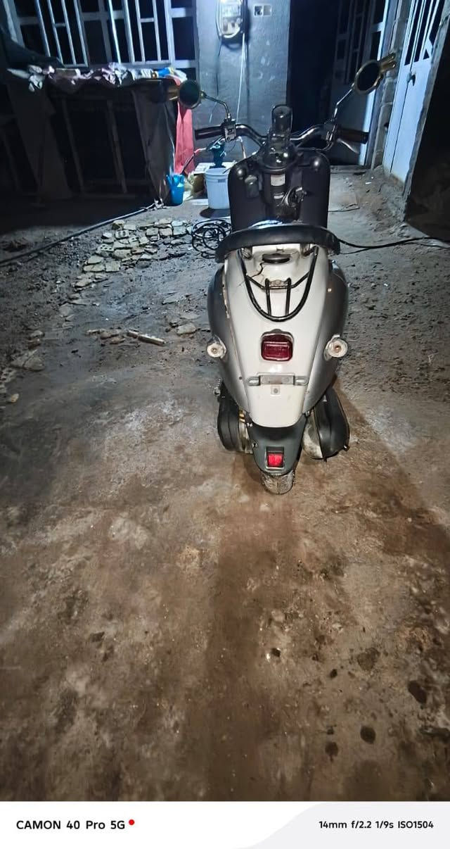 سلام عليكم ورحمة شباب عندي دراجه ستين كلاسك فحل  للبيع رايده 200 الدراجه سلف مو شغال هندر اشاير هورن شغال المكان بغداد سبع قصور***********
