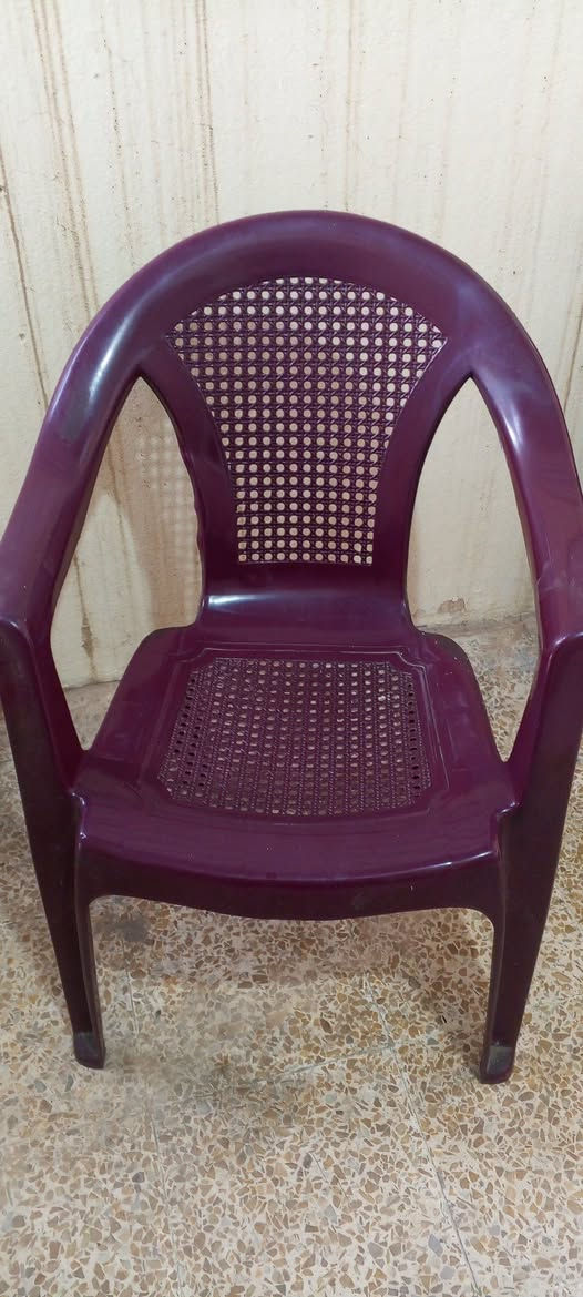 للبيع /كراسي لون عسلي ولون جوزي العدد 10كراسي
2منهم معيوبات بس مايئرن موضحات بالصور
ملاحظة الكراسي مستخدمات يحتاجلهن غسل
الي يفيدنة وشراي يراسلني سعرهن 30وبيهن مجال
مكانهم بالايمن


**إذا كنت صاحب هذا الإعلان وتريد حذفه لأي سبب، رجاءا أرسل رسالة إلى الدعم الفني**