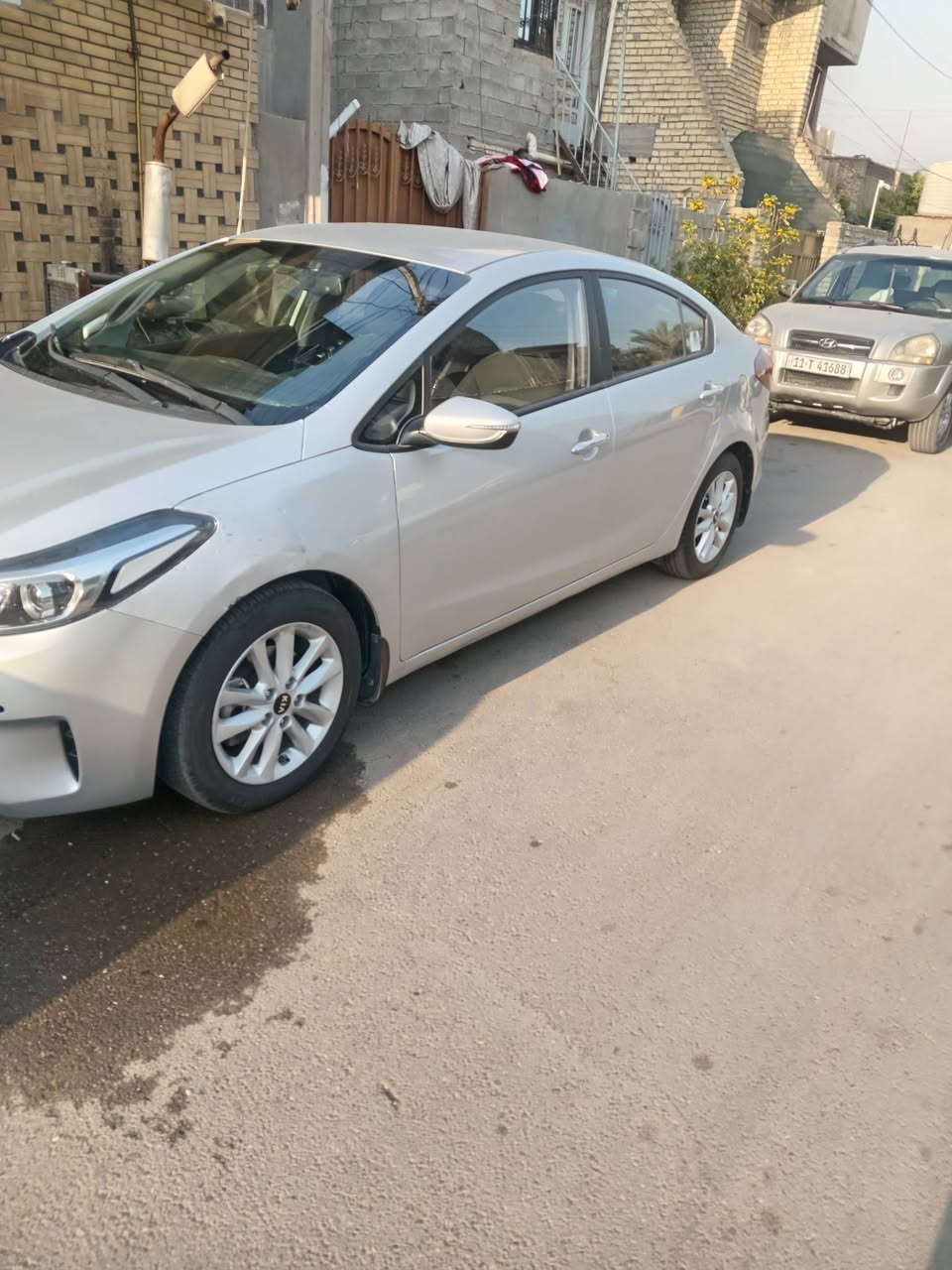 سلام عليكم سياره البيع سيراتو موديل ١٨ رقم بغداد بسمي خليجي تحكمات ستيرن جهتين سياره بيه شويه بارد بدون صبغ السعر ١٢٥ ورقه بغداد حي العامل ***********
