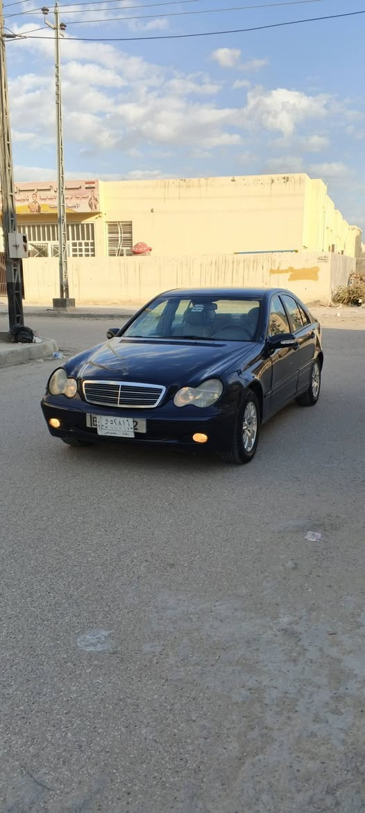 سياره مارسدس C180 مديل 2001 سياره مكفوله من الضربه القويه والصبغ والخياس والتبديل والكص والعيب الشرعي مكينه وكير مكفولات
مواصفاتها 
مكينه 4سلندر2000
كشنات جلد 
كشنات كهربائي 
اشاير امريا 
كير عادي 7نمر
بلوجكترات 
تحكم استيرن جهتين 
مثبت سرعة
ويل كب اصلي 
حداديه 90%
تبريد قطعتين 
بصمه
ماشيه 130حقيقي
تبريد+تدفئه بلكشنات 
دواخل بيجي المرغوب
سياره جاهزه اي نقص مابيه رقم بغداد تحويل ثاني يوم سعره 70مكانه ذي قار المركز 
***********
