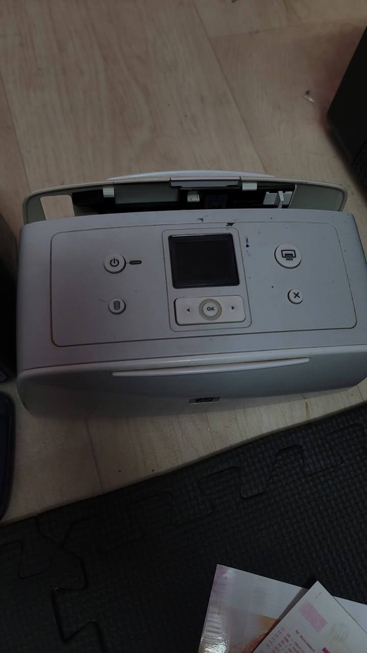 السلام عليكم
طابعتين hp مال صور شغالات بس تحتاج تنظيف للكاترج
السعر 25


**إذا كنت صاحب هذا الإعلان وتريد حذفه لأي سبب، رجاءا أرسل رسالة إلى الدعم الفني**