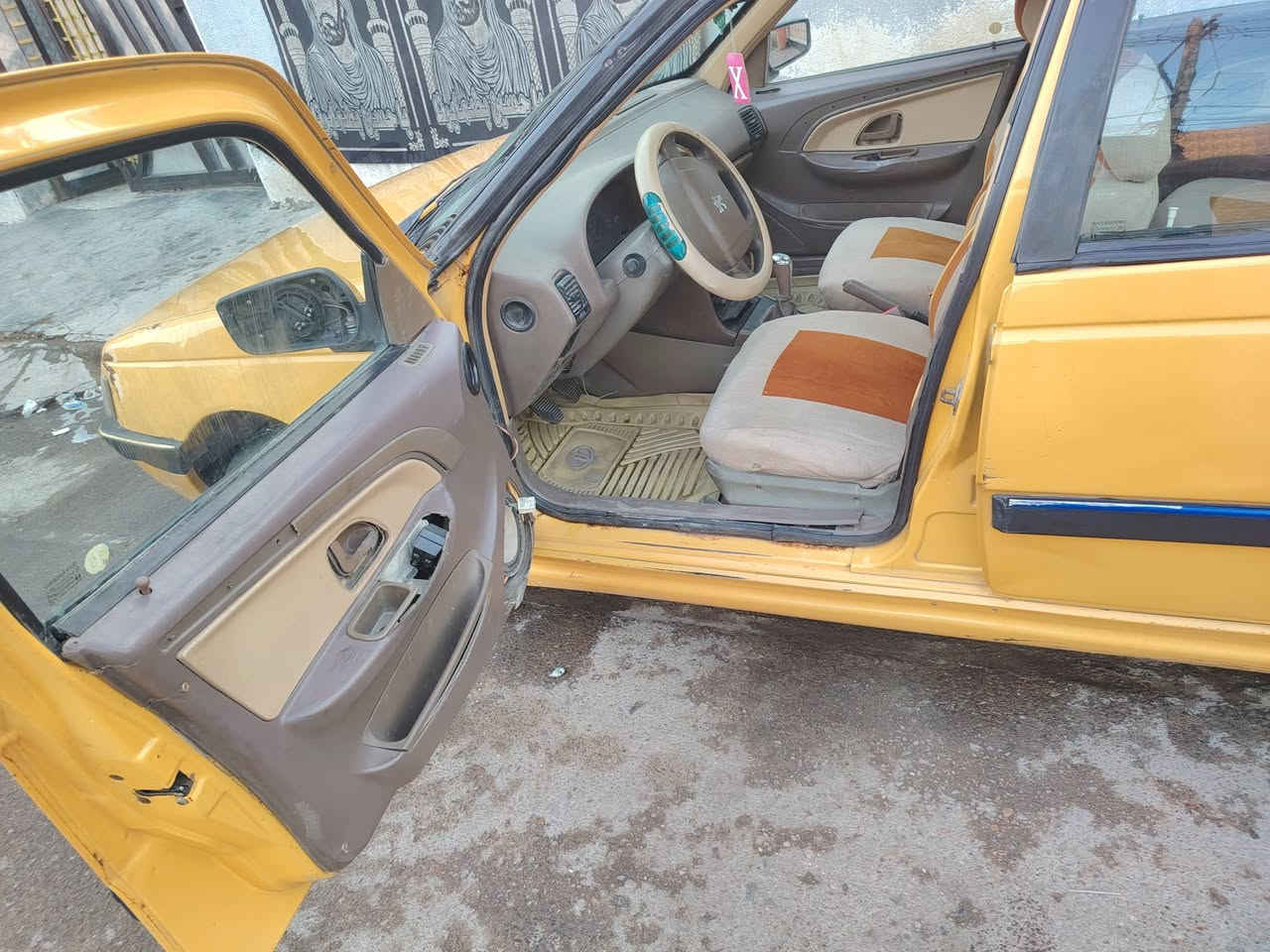 سلام عليكم بيجو لميس 15 بيه صبغ 3قطع مكينه وكير جديد شادهن سعر 27 وبيه مجال حك جيتك رقم انكليزي بسمي السياره مكانه بغداد الحبيبية ***********
