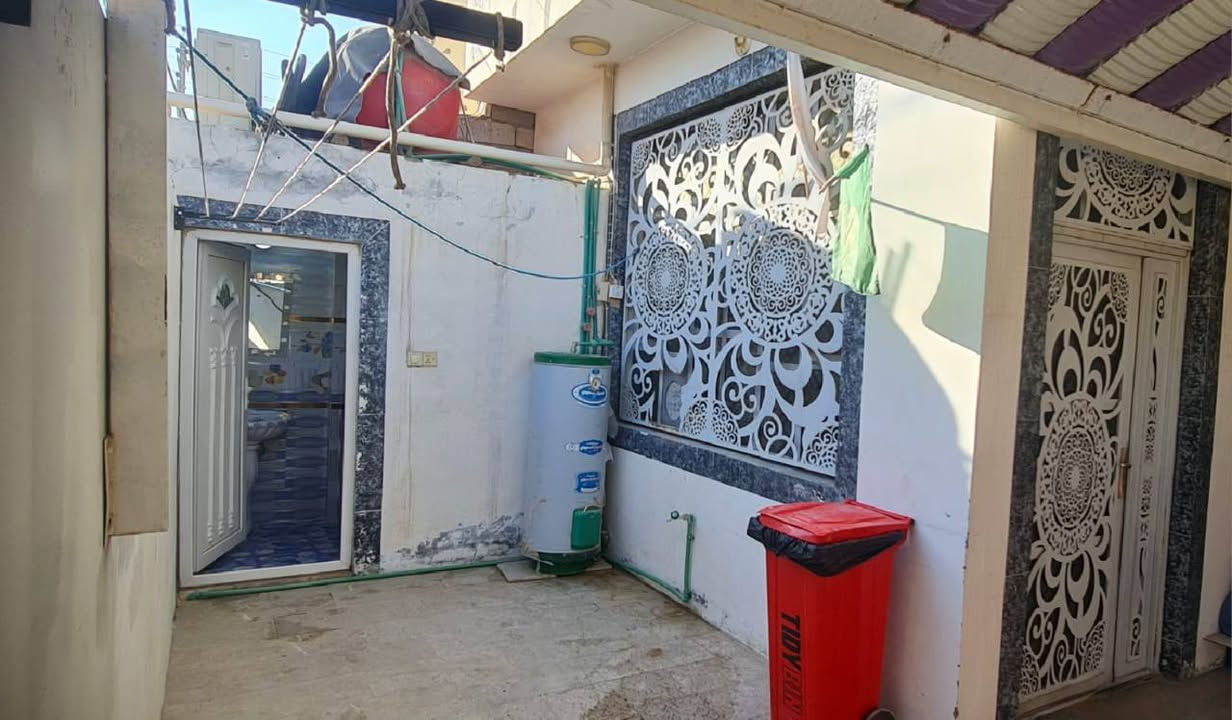 بيت للبيع ٢٠٠ متر بحي النداء شارع المجمعات
‏‪***********‬‏
