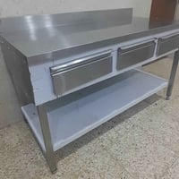 ميز ستل ستيل صناعه  ايطاليه  نظيف جدا استخدام بسيط نظافته 90 %  قياس م...