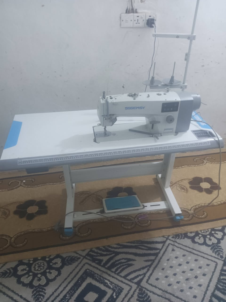 مكينه خياطه للبيع بيه نقص بس براغي المكان تكريت شارع الباشه، نظافه ٨٠ بل ميه شرط الفحص ***********
