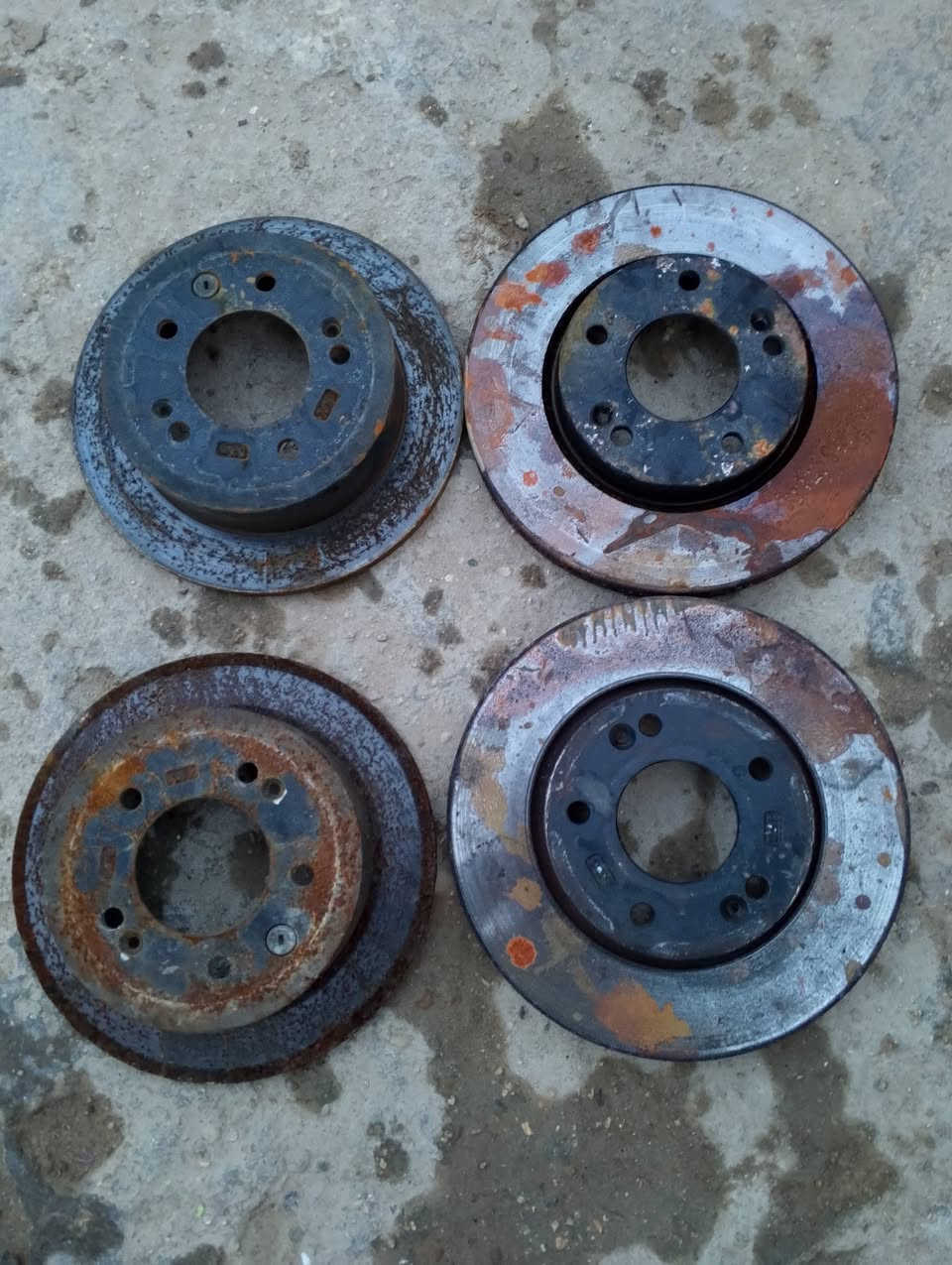 غراض سيراتو تفصيخ حاويه من موديل ٩ الى ١٣ والنترا من ٧الى ١١ يوجد توصيل جميع المحافظات 5000 الاستفساررًالاتصال عل الرقم *********** الحجز واتساب أو اتصال
